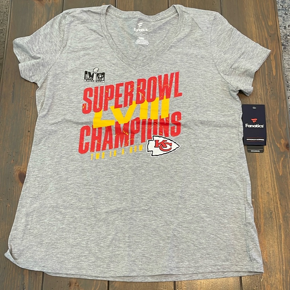 NWT Fanatics KC Chiefs Super Bowl LVIII Champions Women’s T-shirt, size Large